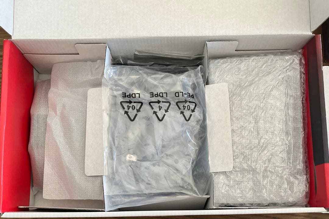 Nintendo Switch本体＋Joy-Con充電グリップ