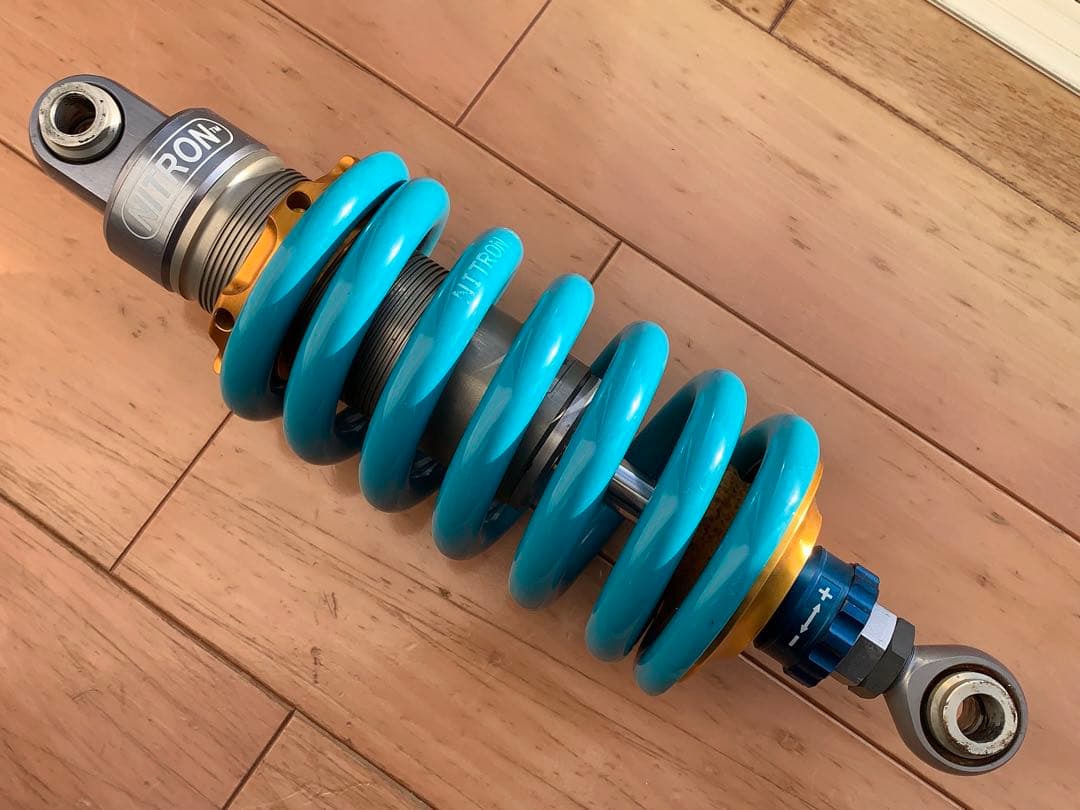 NITRON　リヤショック