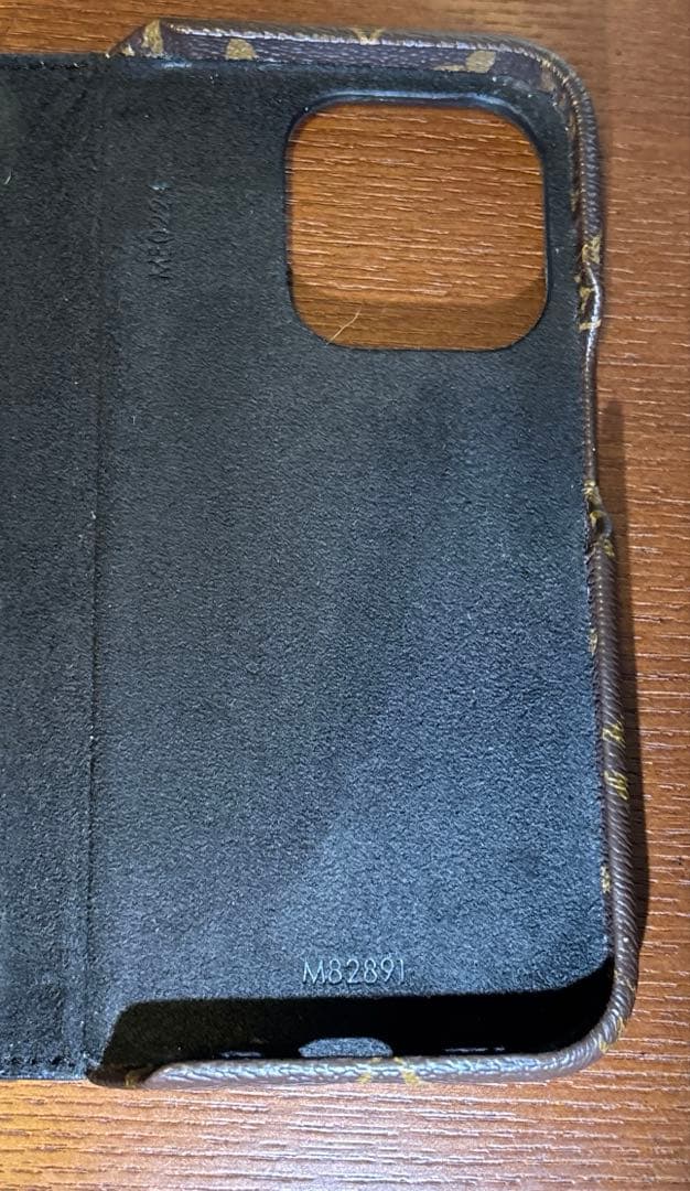 ルイ・ヴィトン　iphone15pro ケース　R⭐︎