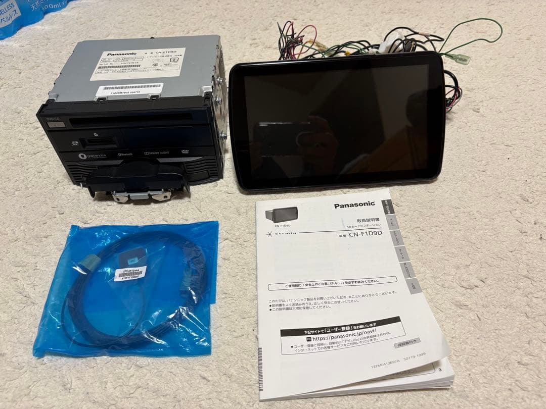 Panasonic CN-F1D9D カーナビ 本体と配線　パナソニック