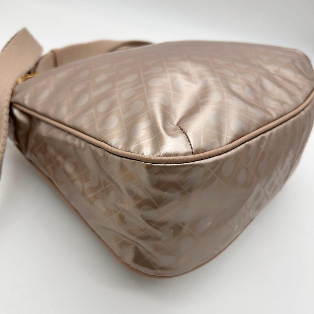 【未使用】　ゲラルディーニ　ソフティ　ショルダーバッグ　斜め掛け◎