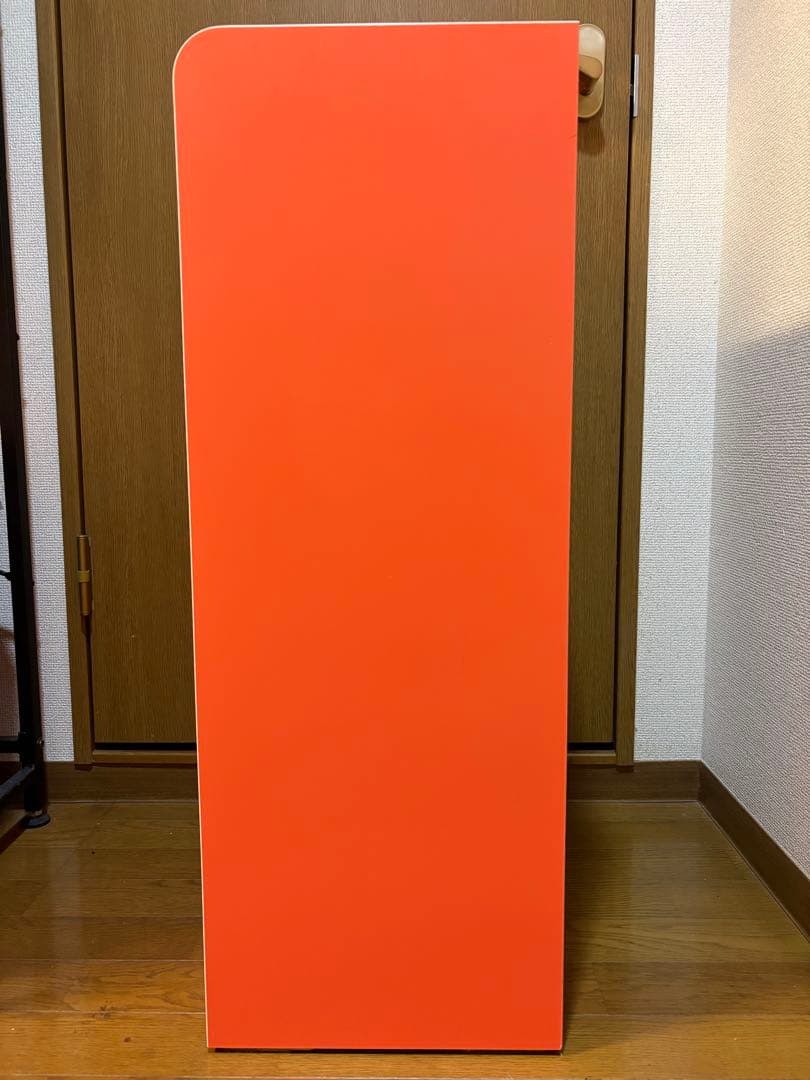 昭和レトロ　オレンジ色の棚