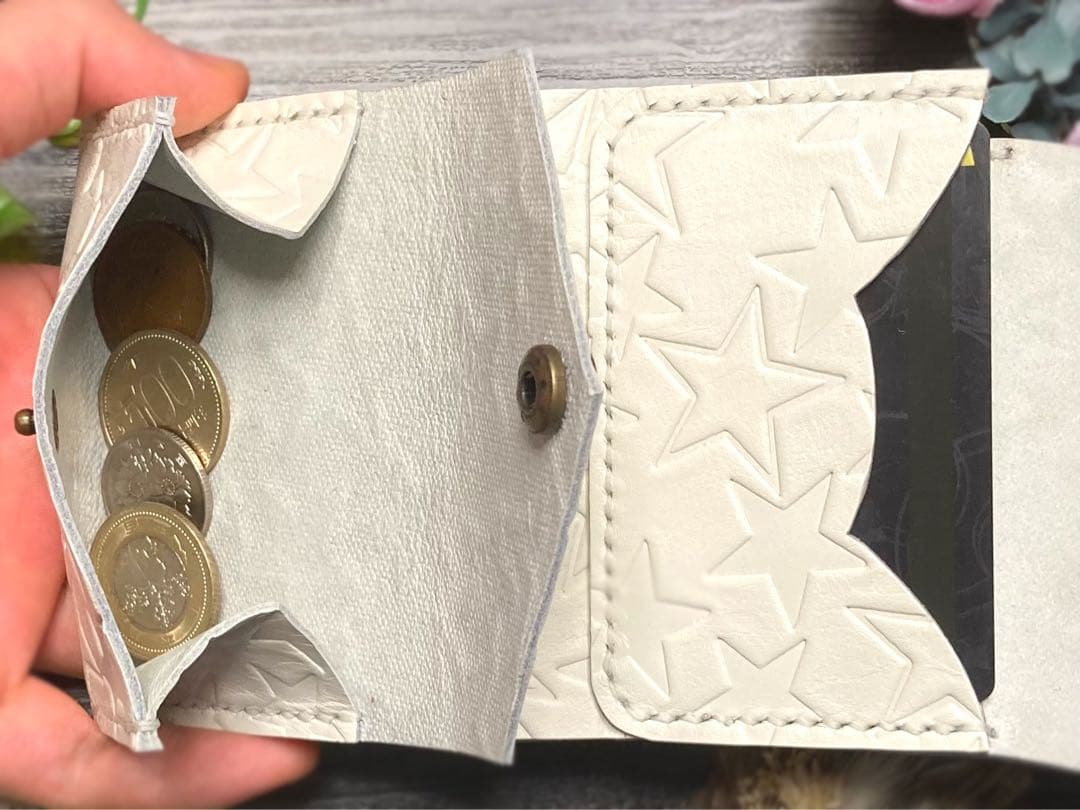 ❤【新作♪】【可愛さ×高級感♪】お洒落可愛い猫のコンパクトミニ財布♪星柄ホワイト