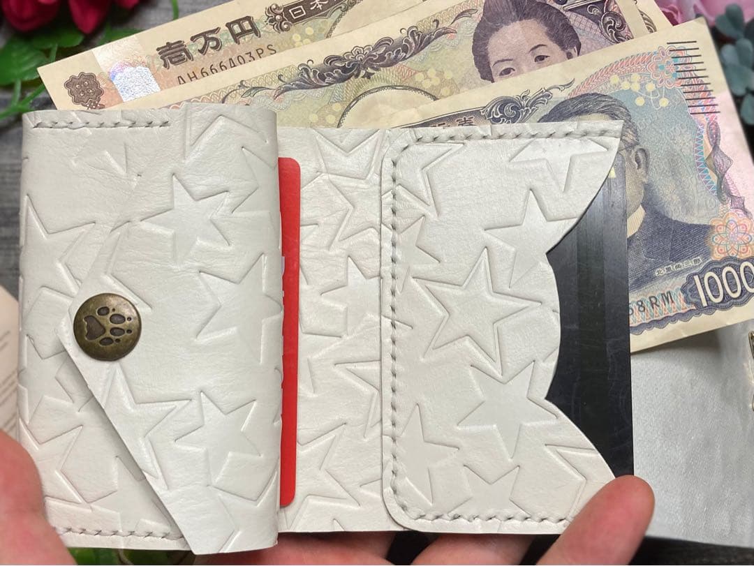 ❤【新作♪】【可愛さ×高級感♪】お洒落可愛い猫のコンパクトミニ財布♪星柄ホワイト