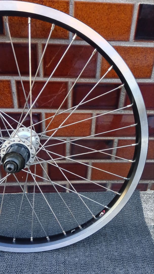 20インチ（406） Capreo 完組ホイルセット