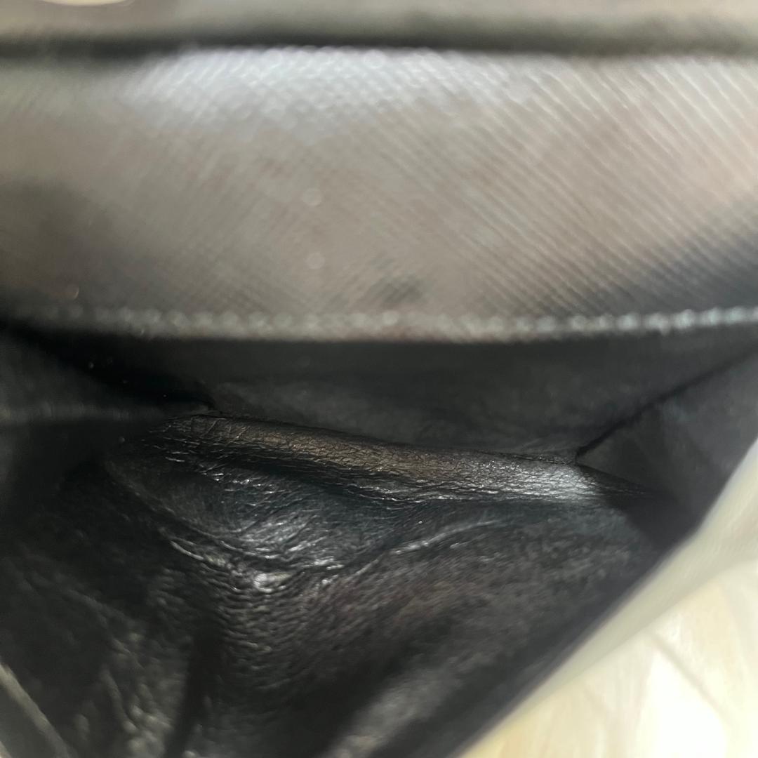 プラダ　PRADA サフィアーノ 二つ折り財布 フィアーノレザー 黒