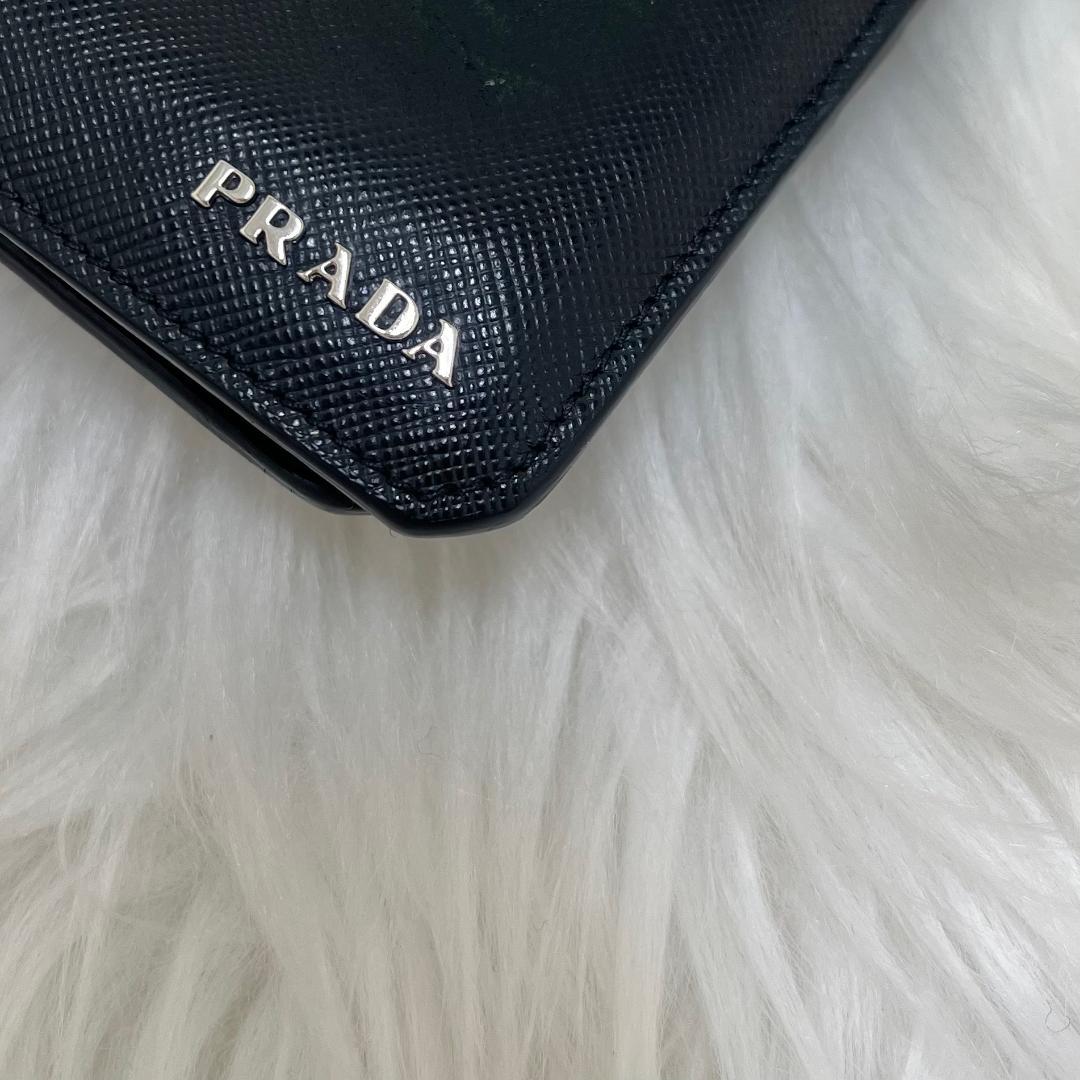 プラダ　PRADA サフィアーノ 二つ折り財布 フィアーノレザー 黒