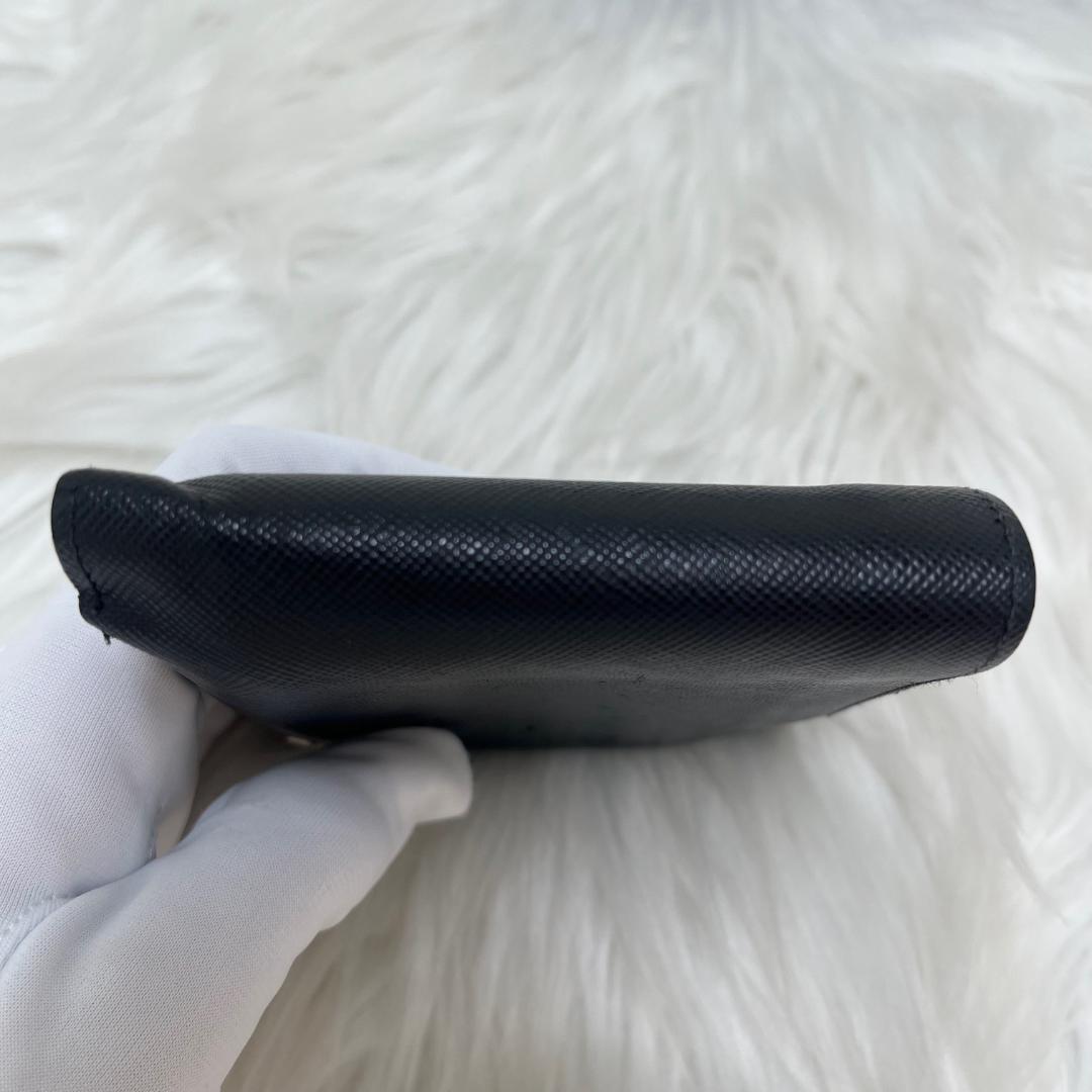 プラダ　PRADA サフィアーノ 二つ折り財布 フィアーノレザー 黒