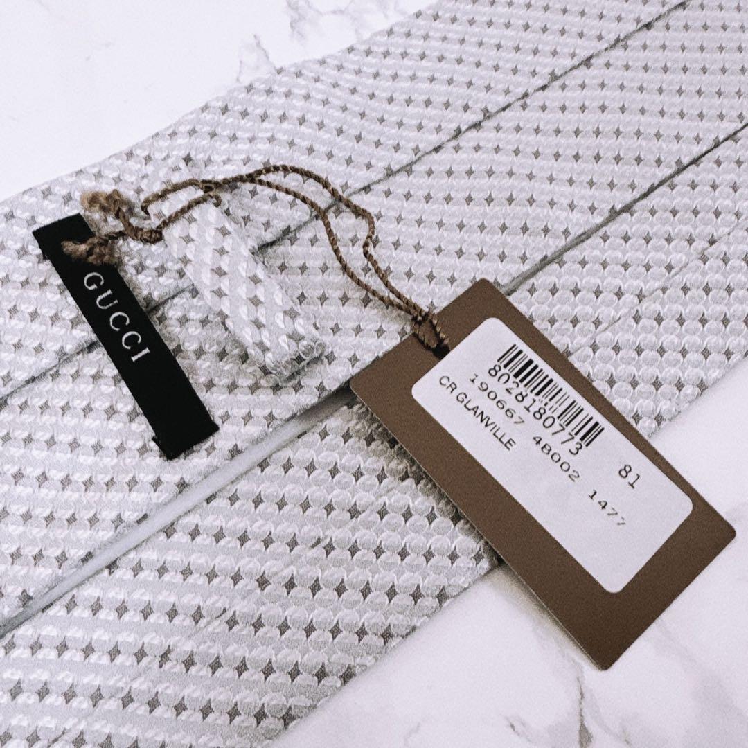 ✨未使用タグ付き✨GUCCI ドットストライプ　各シーンに万能重宝　ネクタイ