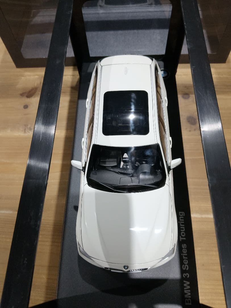 夢伝説　1/18  3シリーズ ツーリング F31ミニカー　ホワイト