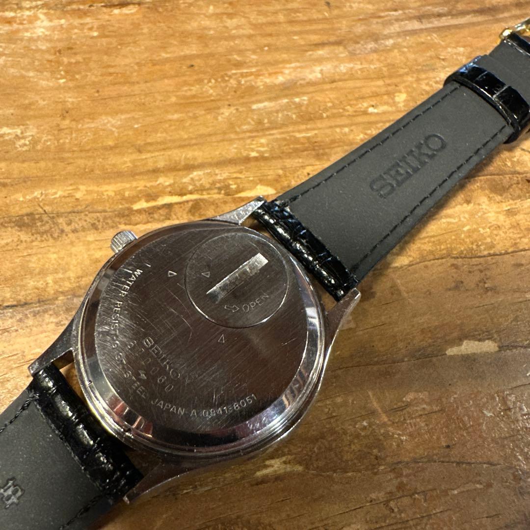 SEIKO クォーツ 腕時計 0841-8051 稼動品