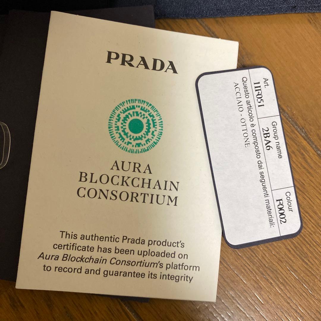 プラダ　ヘアピン　PRADA メタルヘアピン　シルバー