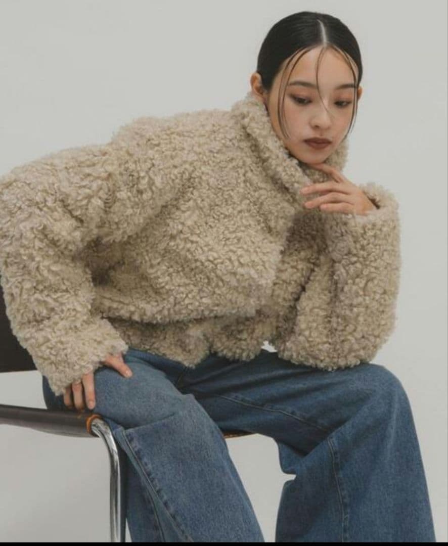 KBF フォルムボアジャケット　シープファーコート