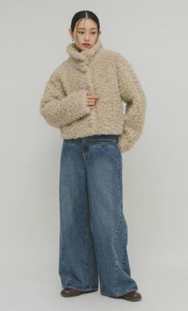 KBF フォルムボアジャケット　シープファーコート