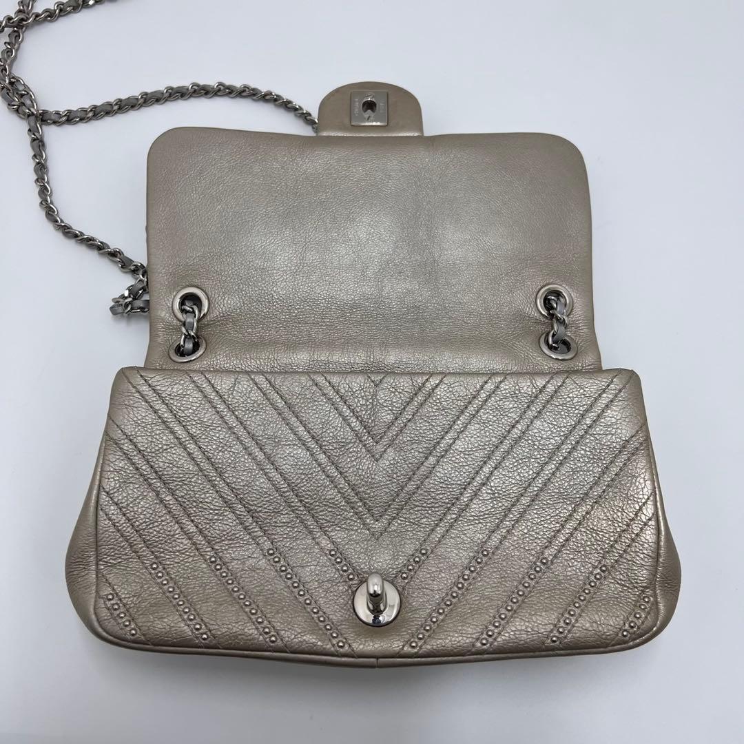 A*I様 CHANEL ショルダーバッグ Vステッチ (シェブロン) カーフ ゴ