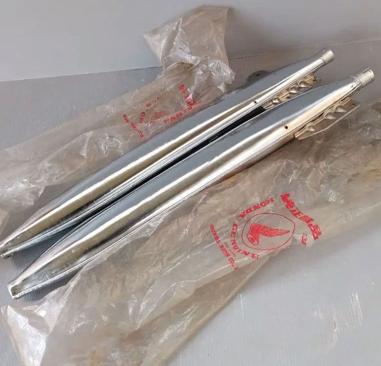 ホンダ 純正部品マフラー2個セット MADE IN JAPAN(あ18)