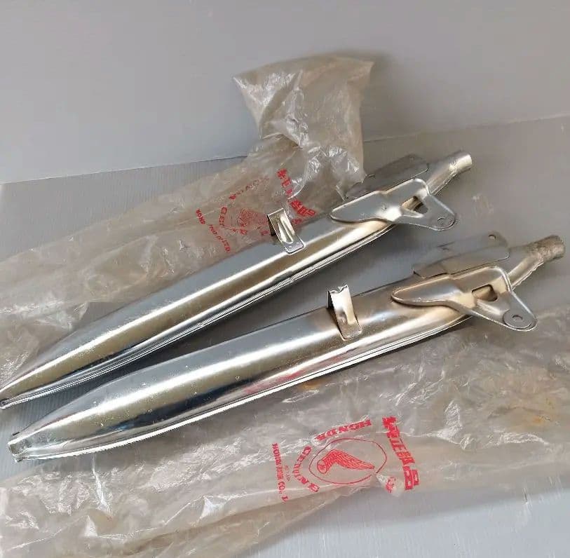 ホンダ 純正部品マフラー2個セット MADE IN JAPAN(あ18)