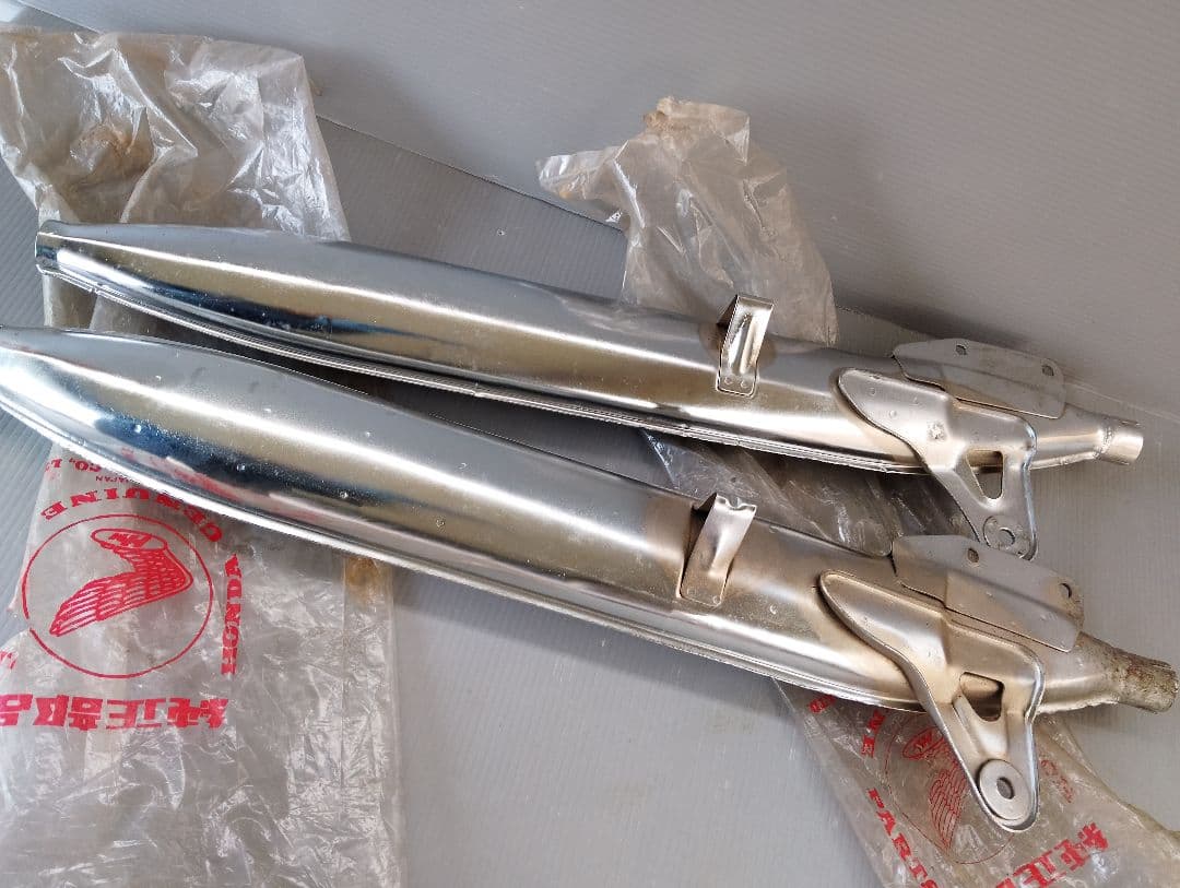ホンダ 純正部品マフラー2個セット MADE IN JAPAN(あ18)
