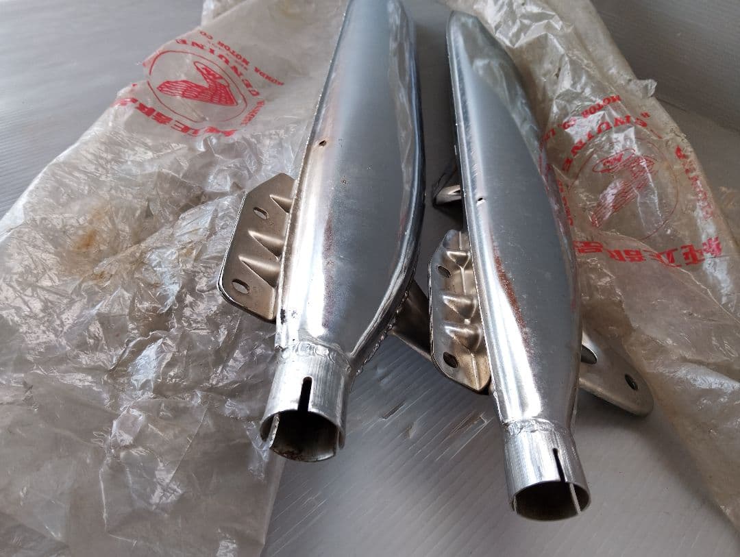 ホンダ 純正部品マフラー2個セット MADE IN JAPAN(あ18)