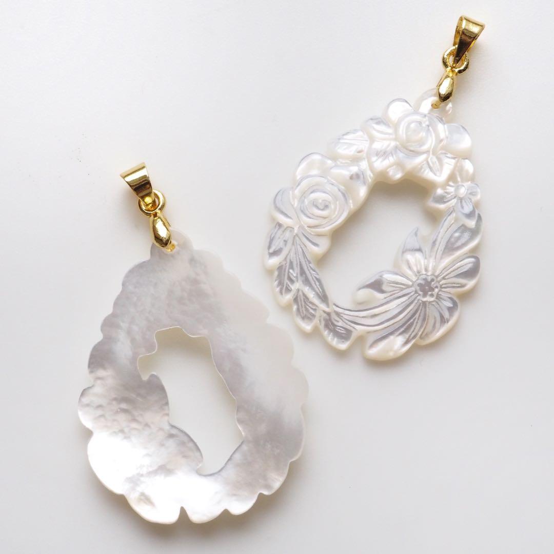 【Noel】高品質ホワイトシェル彫刻の大粒ネックレストップ