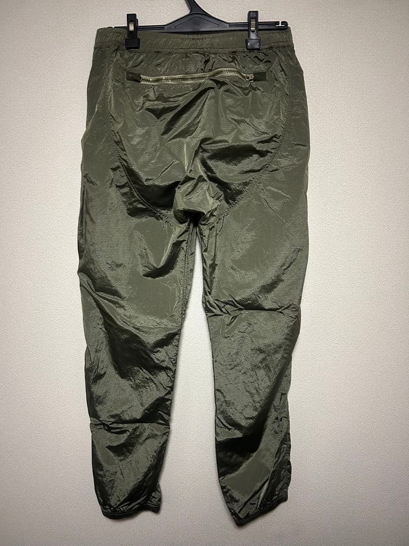 Stone  ストーンアイランド　メタルパンツ　カーキ　s グリーン