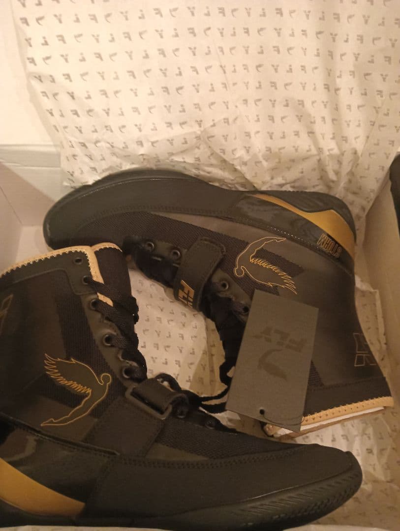 ＦＬY フライ　ボクシングシューズ　　新品未使用 タグ箱付き