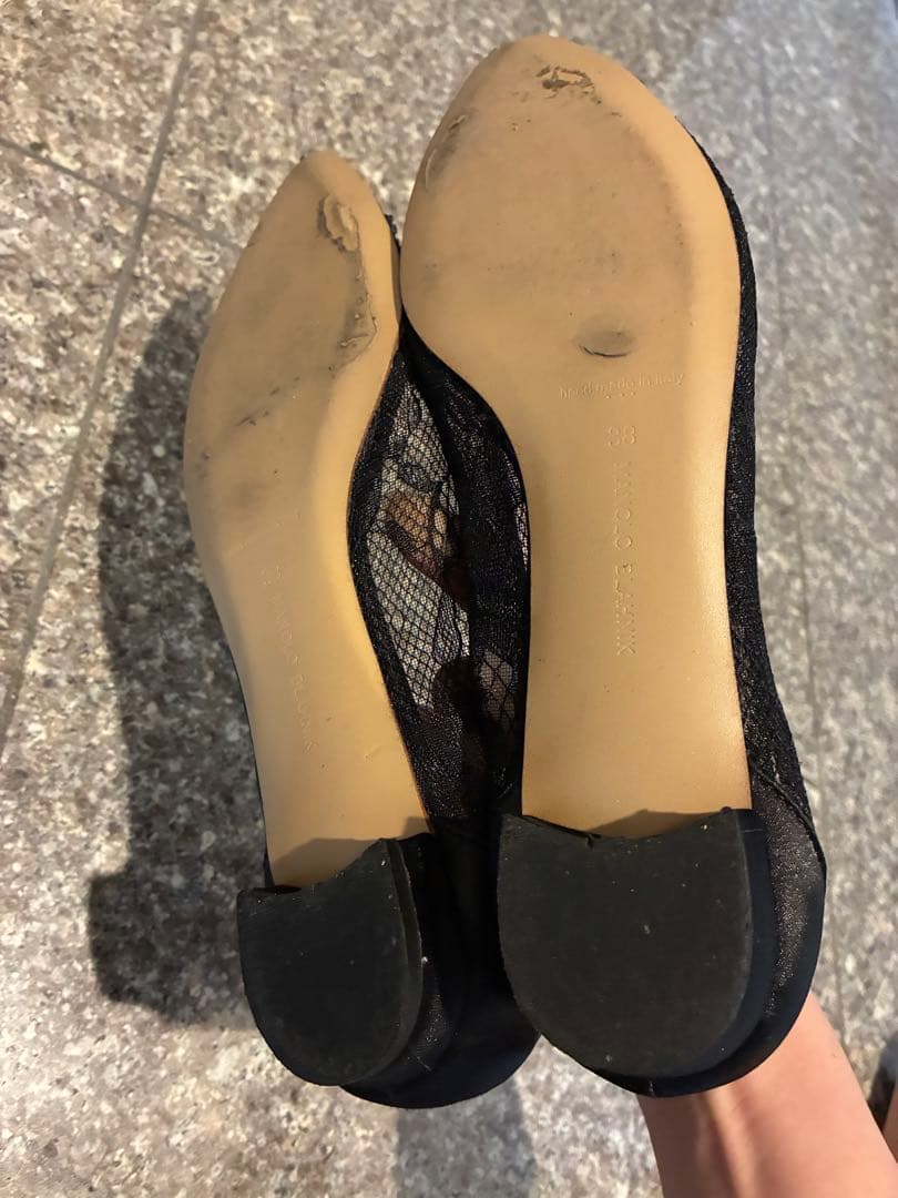MANOLO BLAHNIK ブラック フラットシューズ