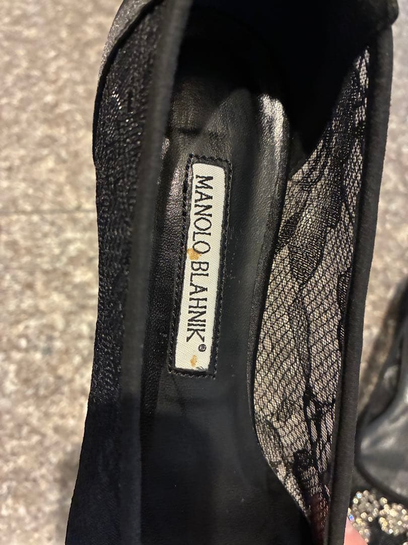 MANOLO BLAHNIK ブラック フラットシューズ