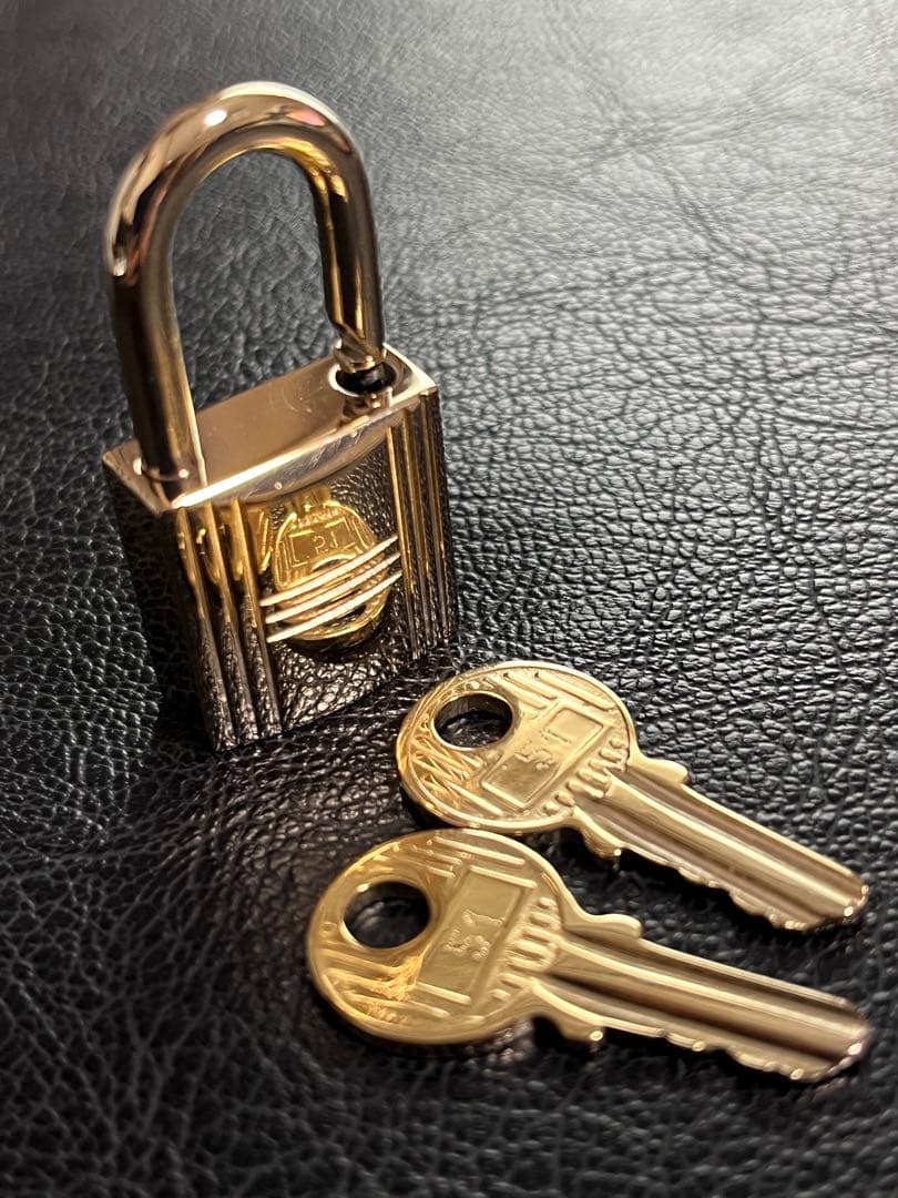 エルメス　ゴールド　カデナ　南京錠　鍵　51 鍵2本付