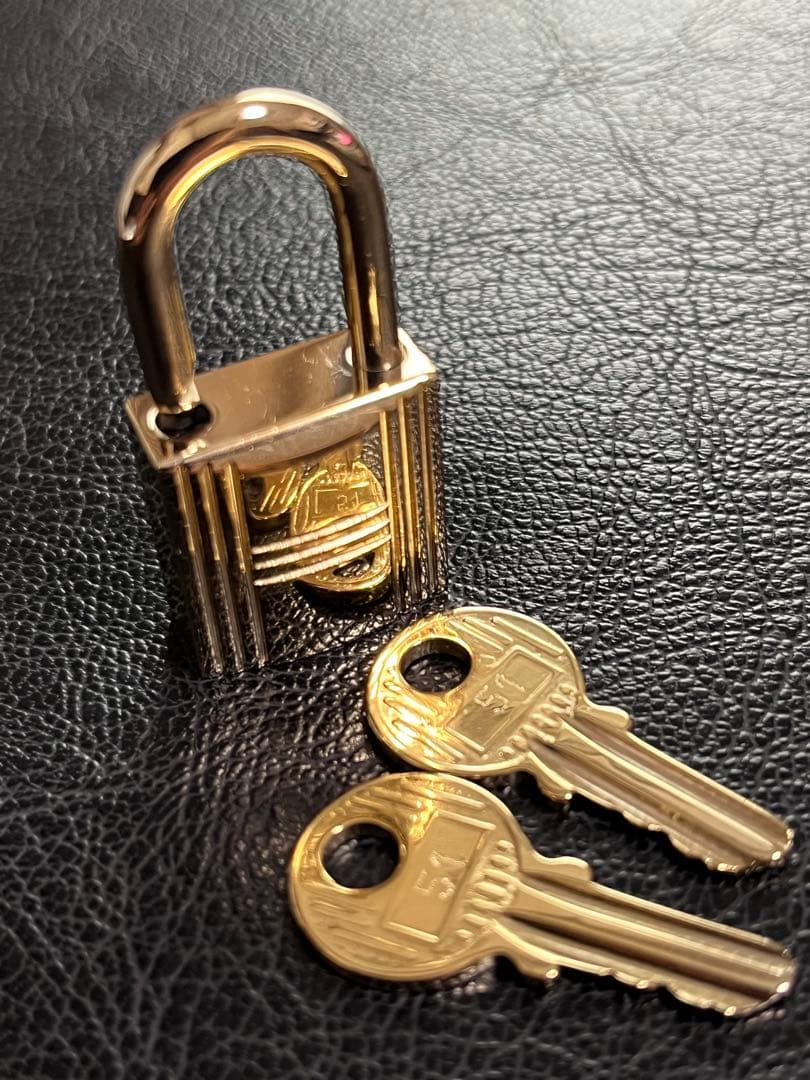エルメス　ゴールド　カデナ　南京錠　鍵　51 鍵2本付