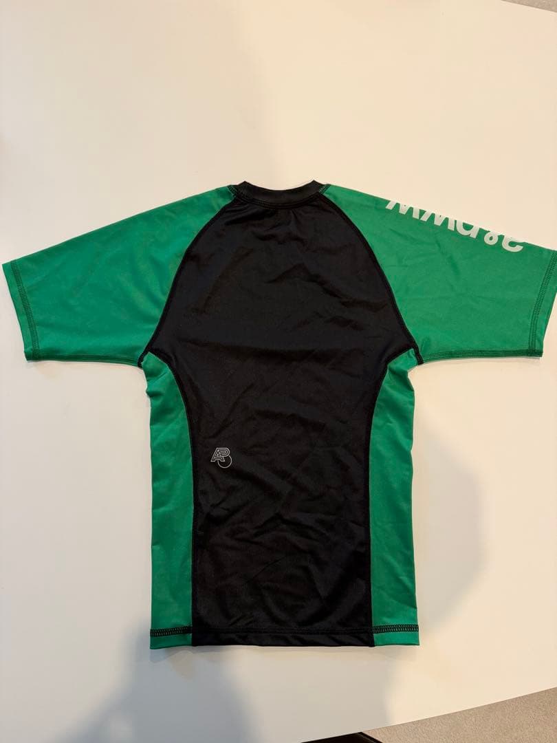 Albinoandpretoラッシュガード 100cm グレーと緑　2枚