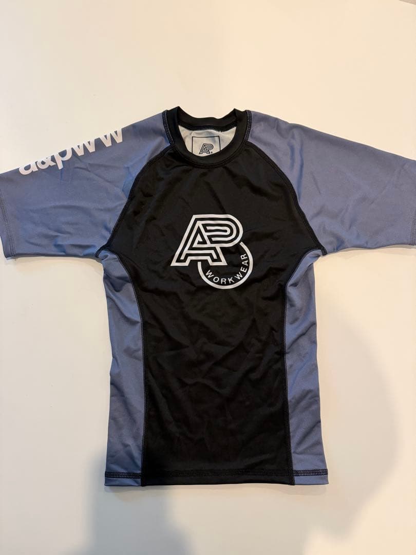 Albinoandpretoラッシュガード 100cm グレーと緑　2枚