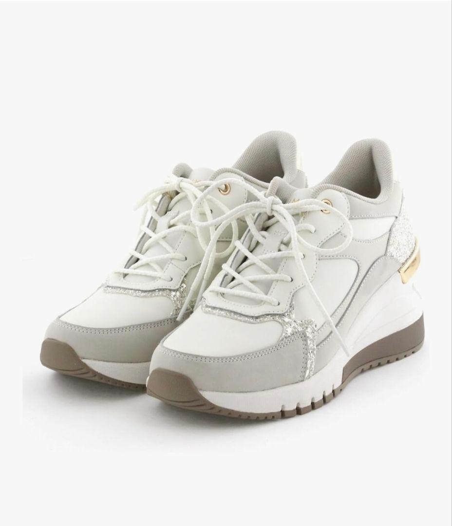 【美品】卑弥呼 美脚ヒールアップスニーカー アイボリー 24.5cm