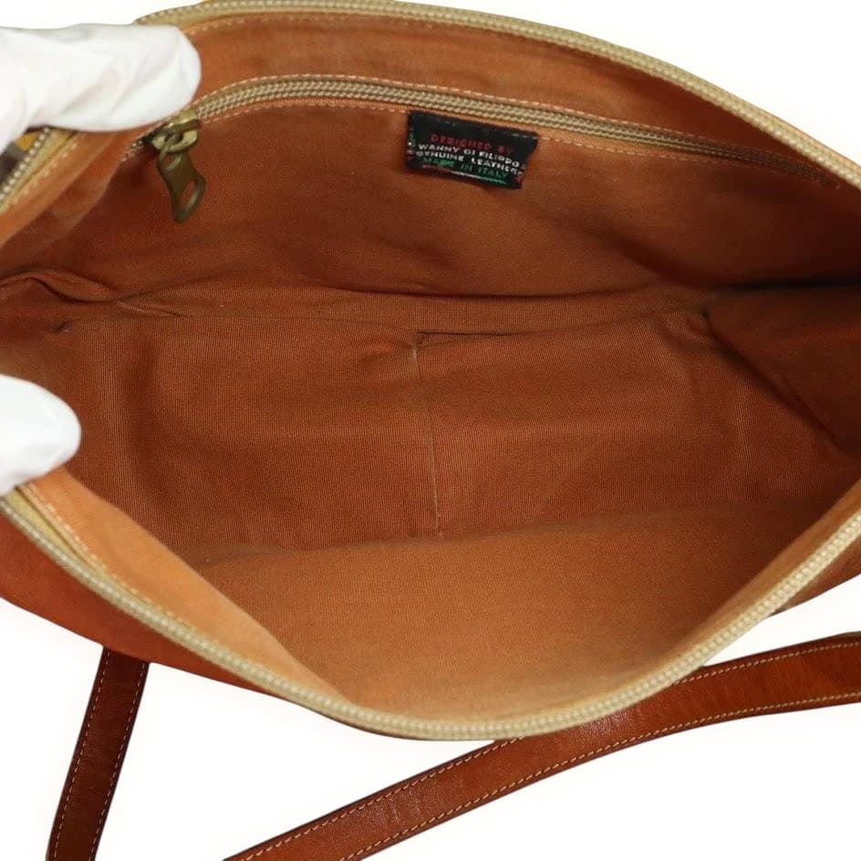 IL BISONTE　イルビゾンテ　本革 三日月型 ショルダーバッグ　ヌメ革