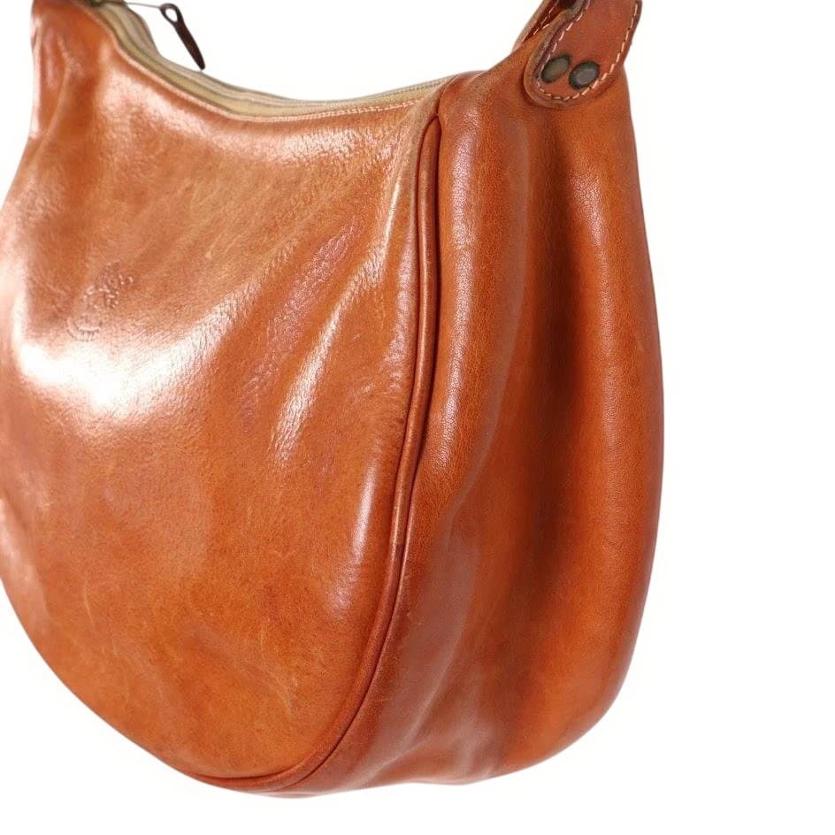 IL BISONTE　イルビゾンテ　本革 三日月型 ショルダーバッグ　ヌメ革