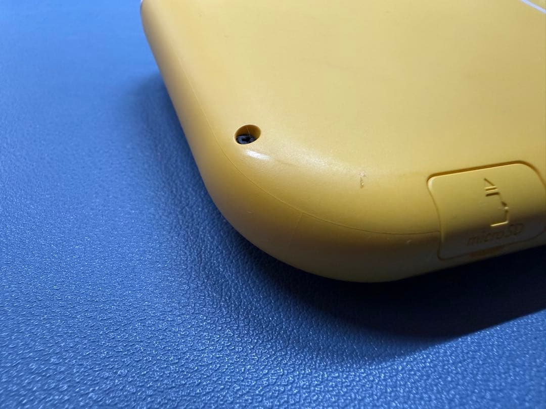 ニンテンドースイッチ　ライト　イエロー