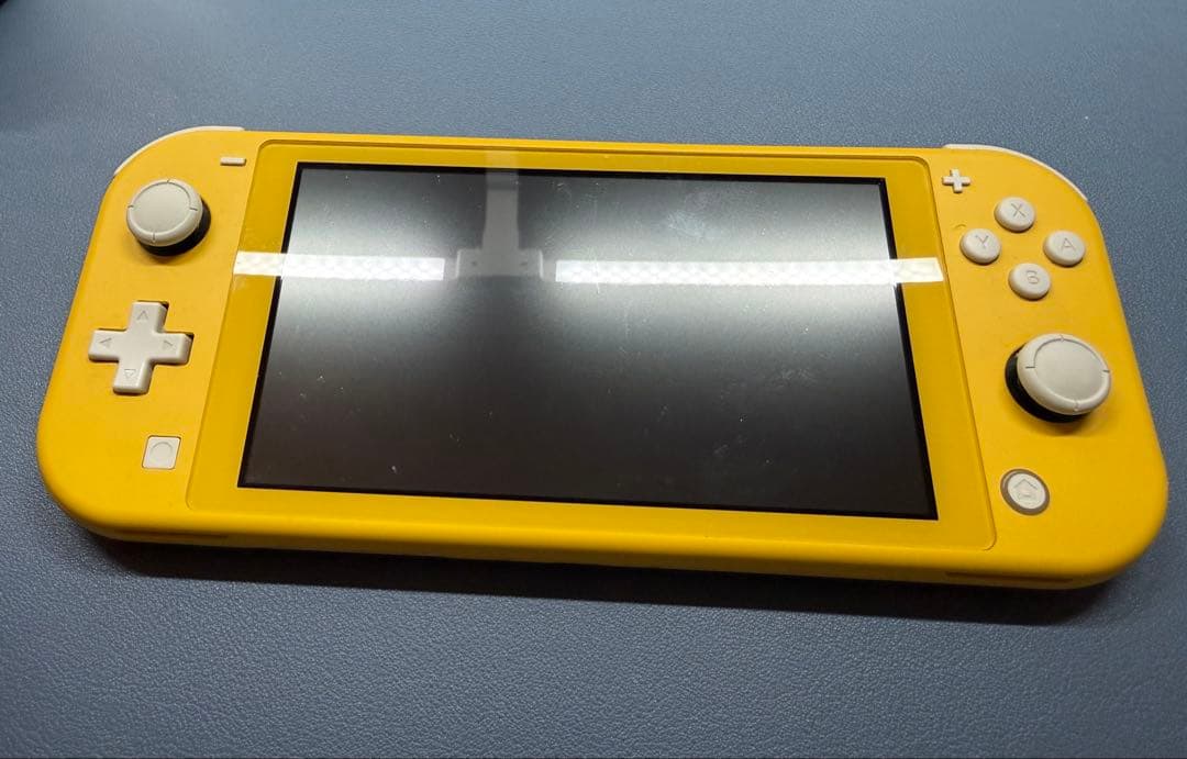 ニンテンドースイッチ　ライト　イエロー