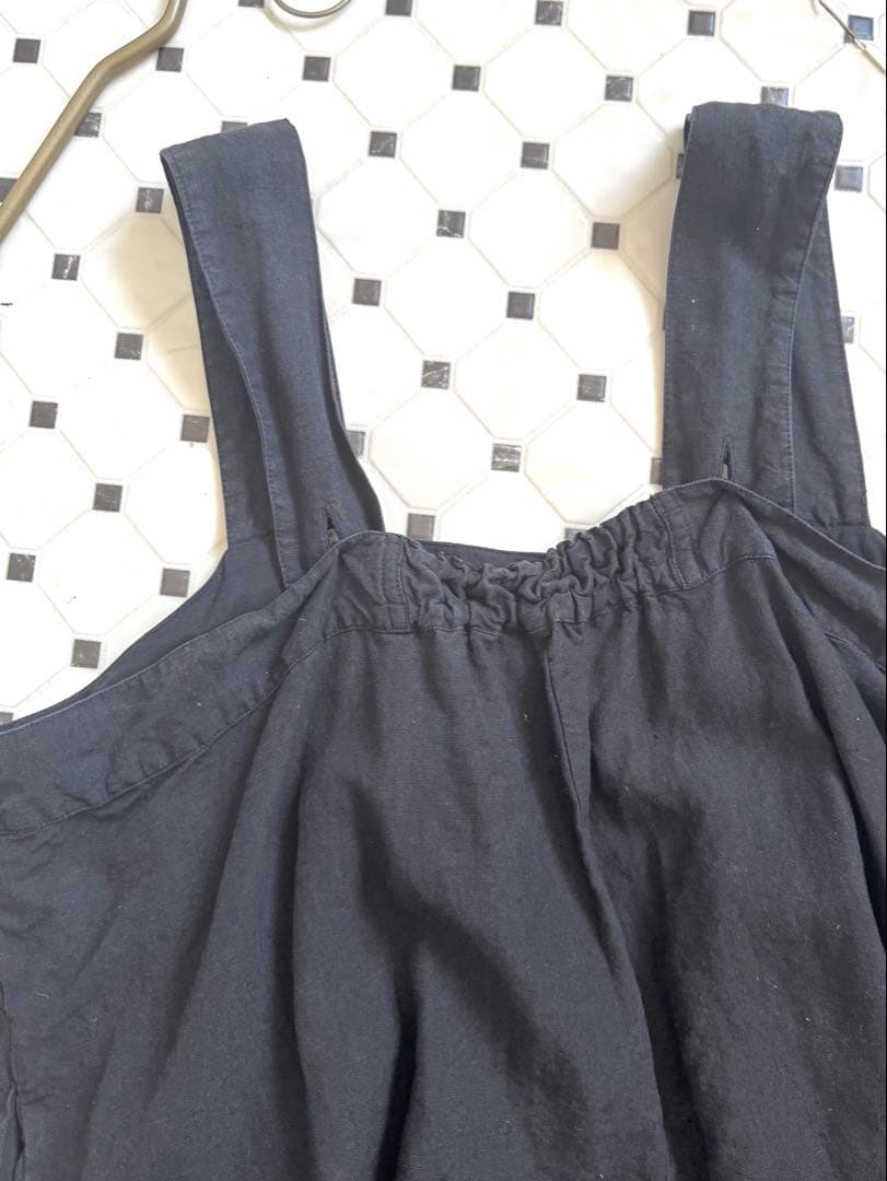 nest robe ブラックリネンボックス吊りワンピース