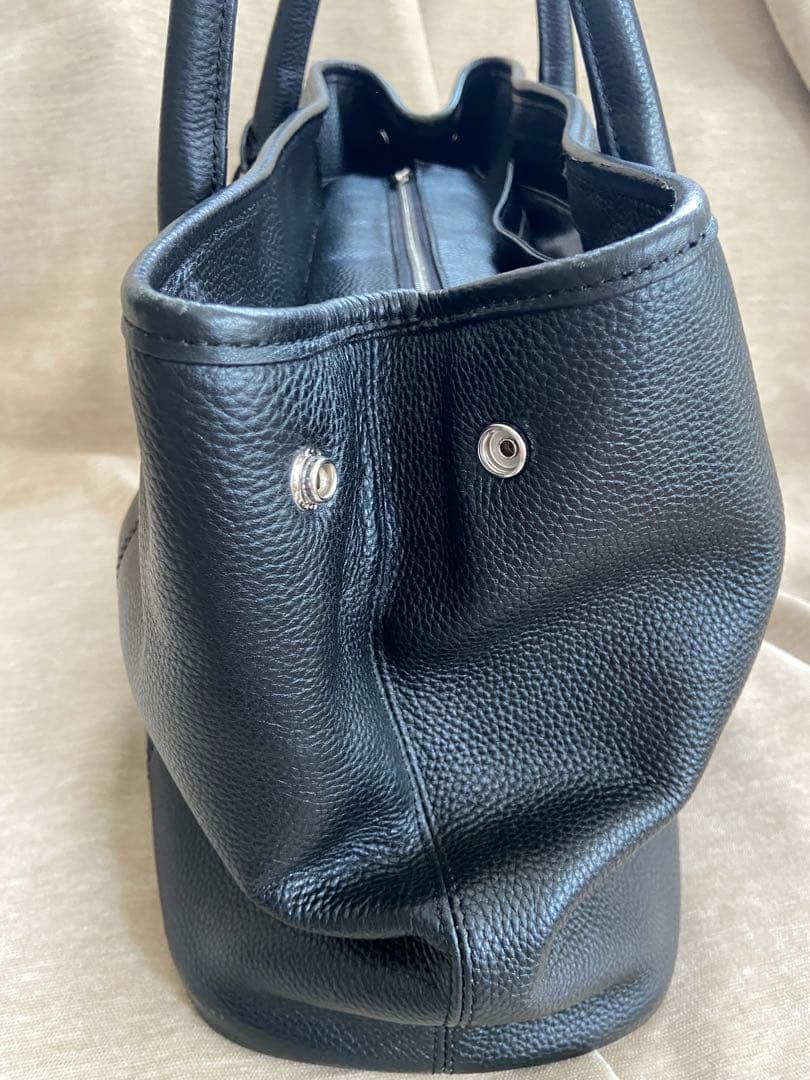 人気モデル バーニーズニューヨーク トートバッグ 肩掛け シボ革 レザー