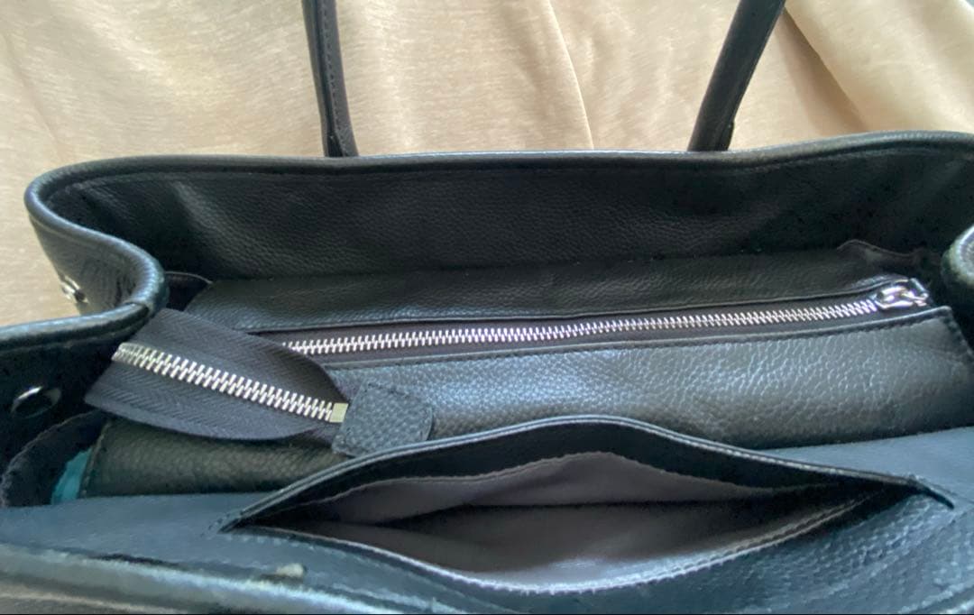 人気モデル バーニーズニューヨーク トートバッグ 肩掛け シボ革 レザー