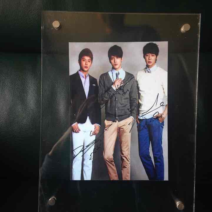 JYJ ジェジュン、ユチョン、ジュンス生サイン！