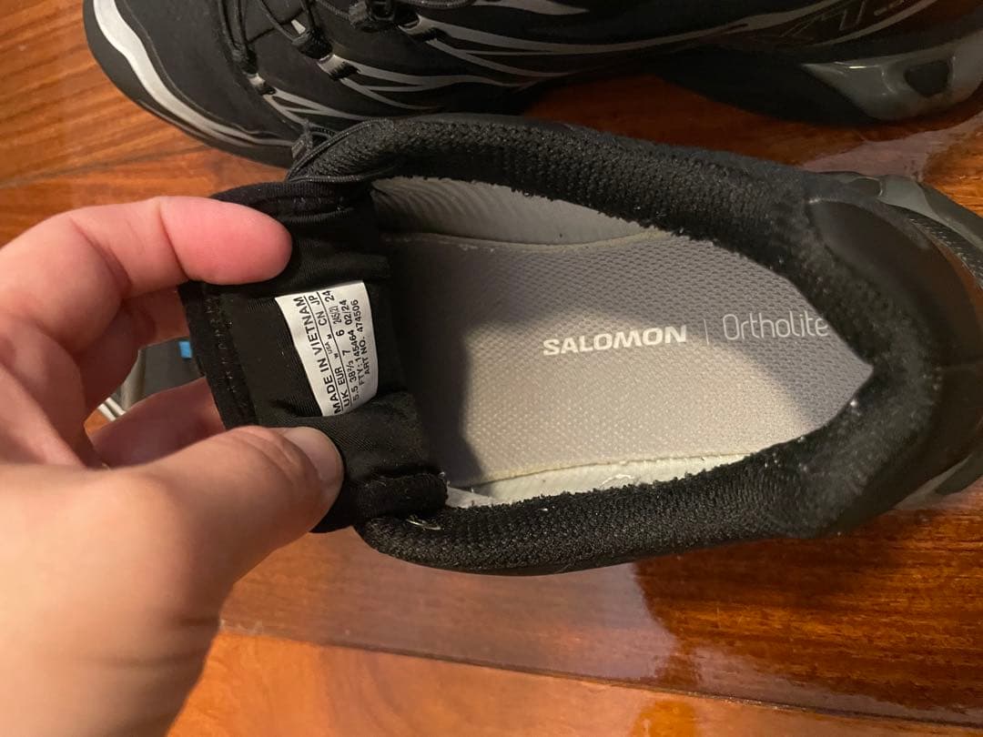 サロモン　ゴアテックス　スニーカー　24cm