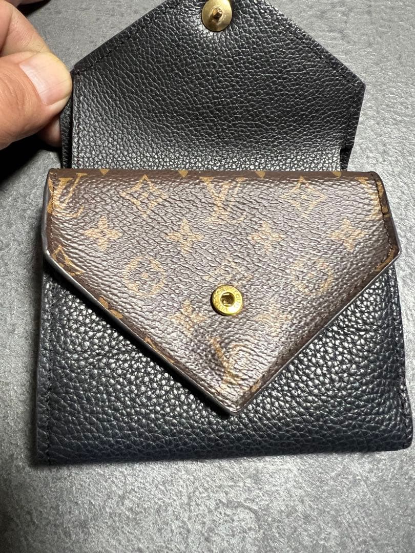 Louis Vuitton 三つ折り財布 箱あり　一部ホック修理あり。