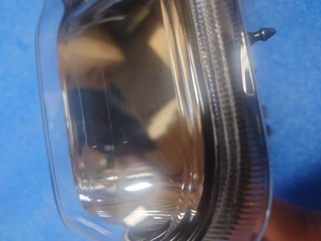 スズキハスラー右側テールランプ