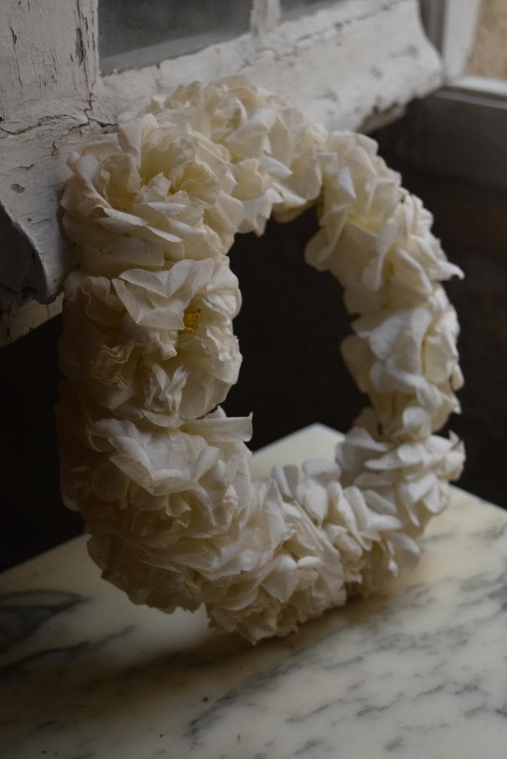 フランスアンティーク　朽ちたエクリュ色の美しい花冠（大）布花　ティアラ　ドール