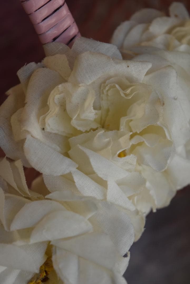 フランスアンティーク　朽ちたエクリュ色の美しい花冠（大）布花　ティアラ　ドール