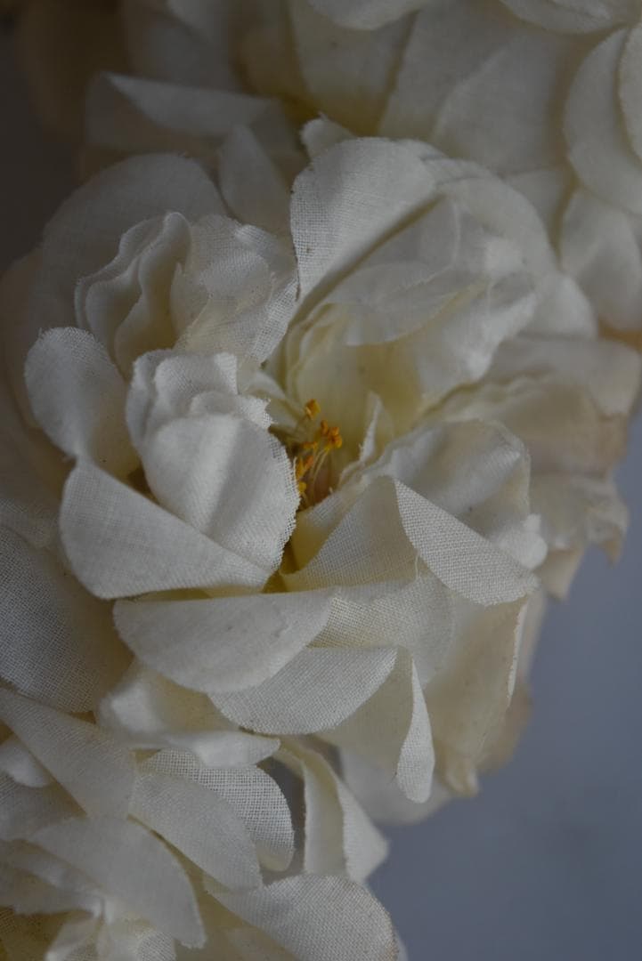 フランスアンティーク　朽ちたエクリュ色の美しい花冠（大）布花　ティアラ　ドール