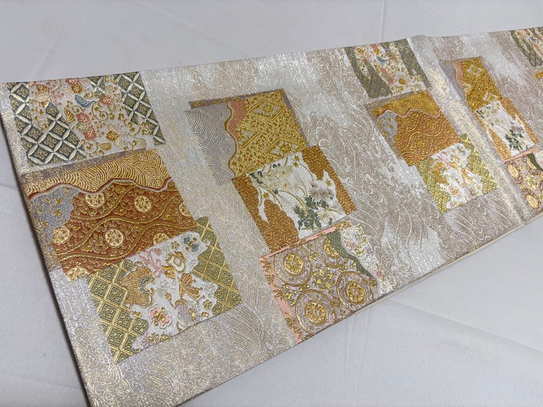 C 美品 華文 唐草唐花 宝尽くし 波 金糸 銀通し 白地 正絹 六通 袋帯