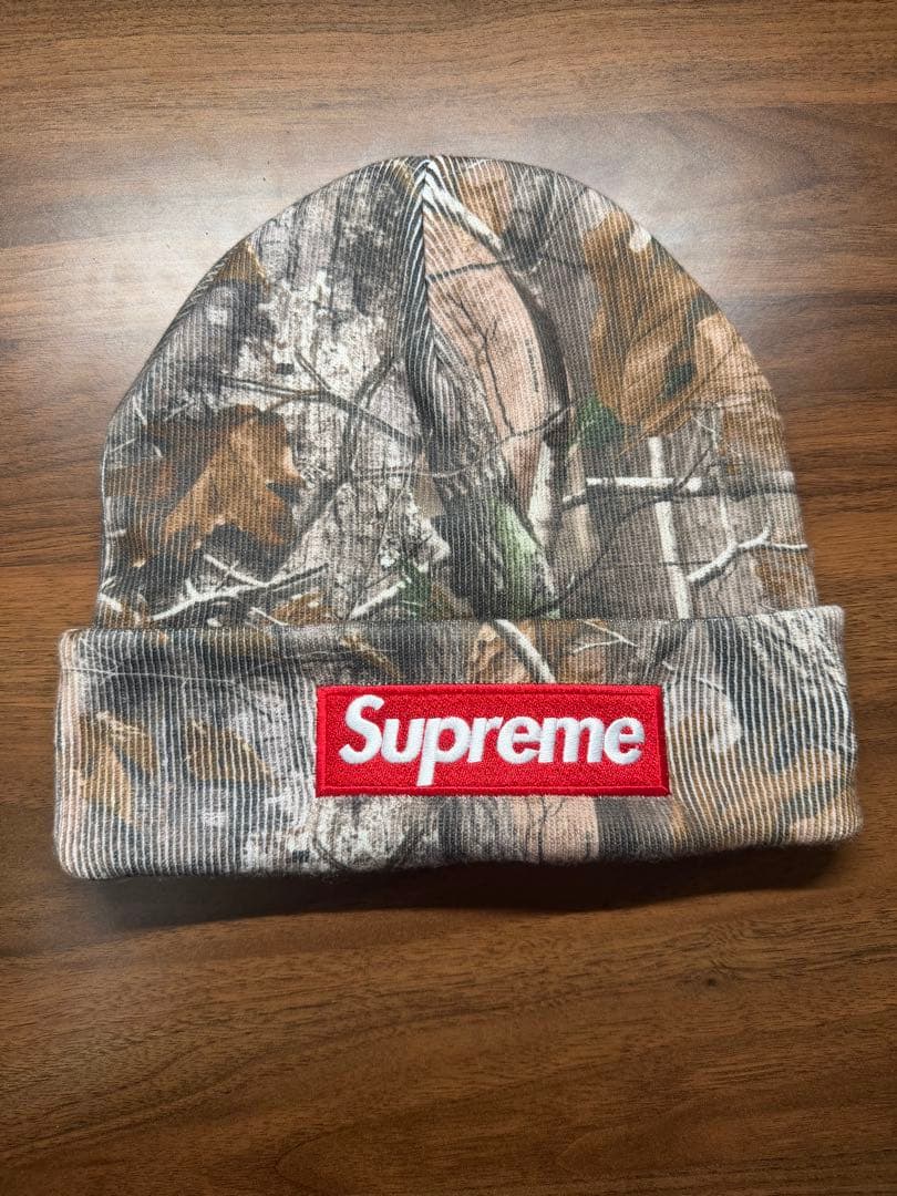 Supreme NewEra ビーニー カモ 25FW 鑑定書、鑑定バッジ付き