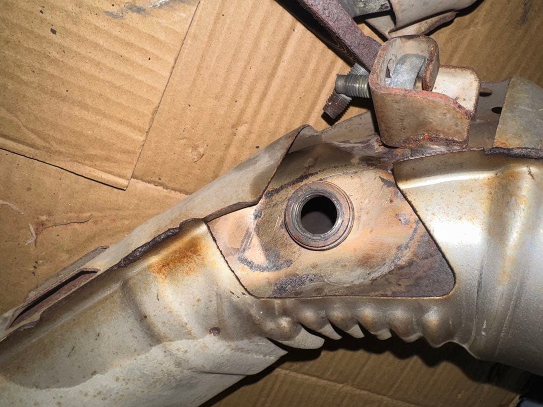 リ*件様 AW触媒純正 2本 v36スカイラインセダン250gt